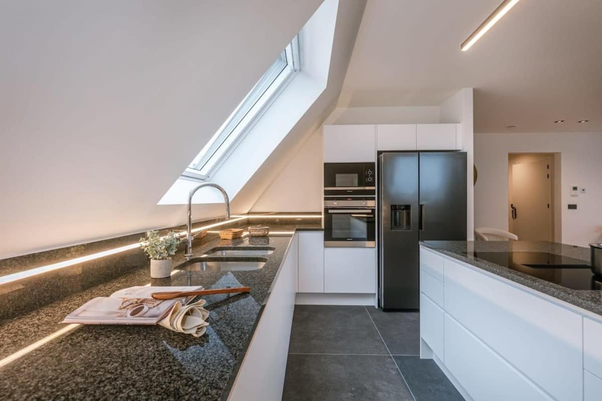 Huswell - Luxurious Apartment With Parking 贝尔内姆 外观 照片